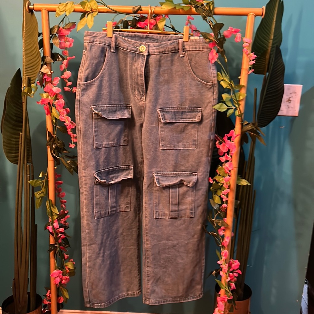 Blue jeans with pockets